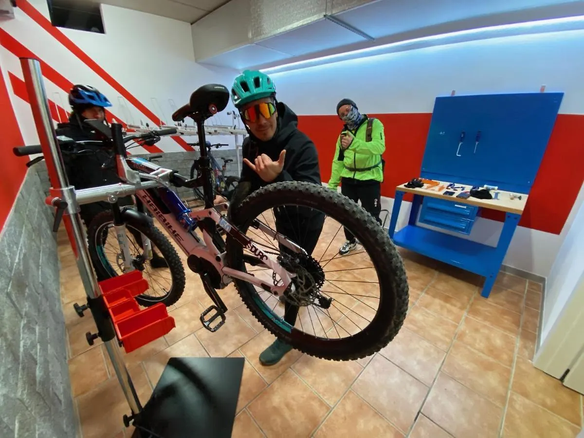 Impero Hotel Beauty & Spa - Bike Hotel Cantello