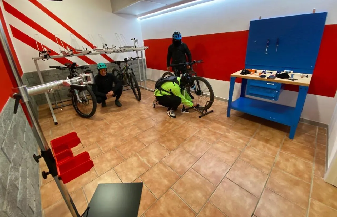 Impero Hotel Beauty & Spa - Bike Hotel 칸텔로