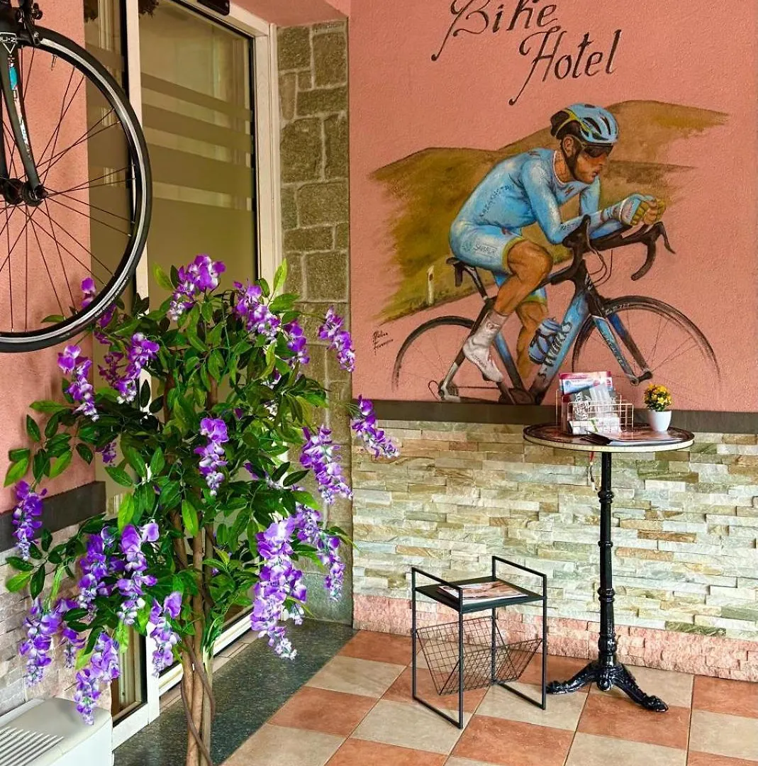 Impero Hotel Beauty & Spa - Bike Hotel Cantello