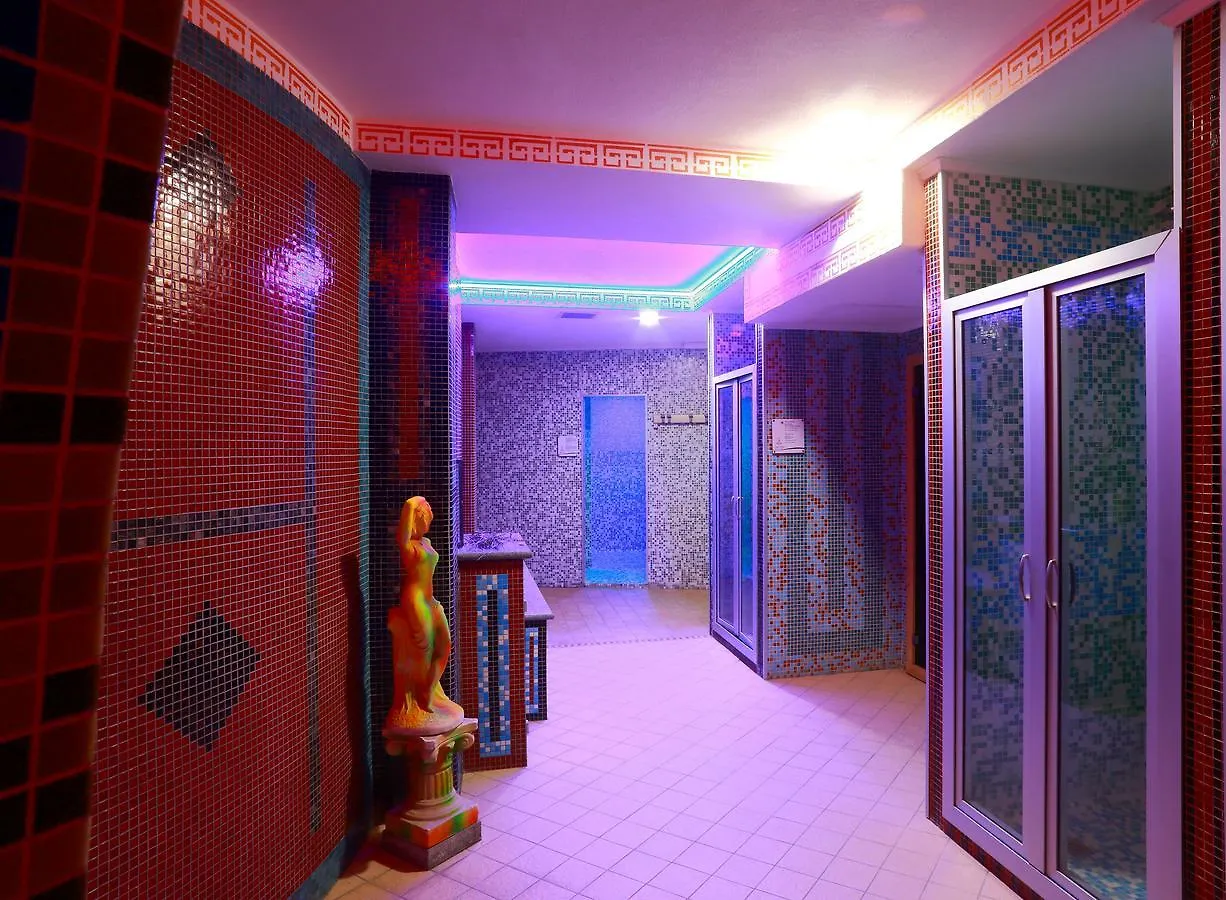 ***  Impero Hotel Beauty & Spa - Bike Hotel Cantello Italy